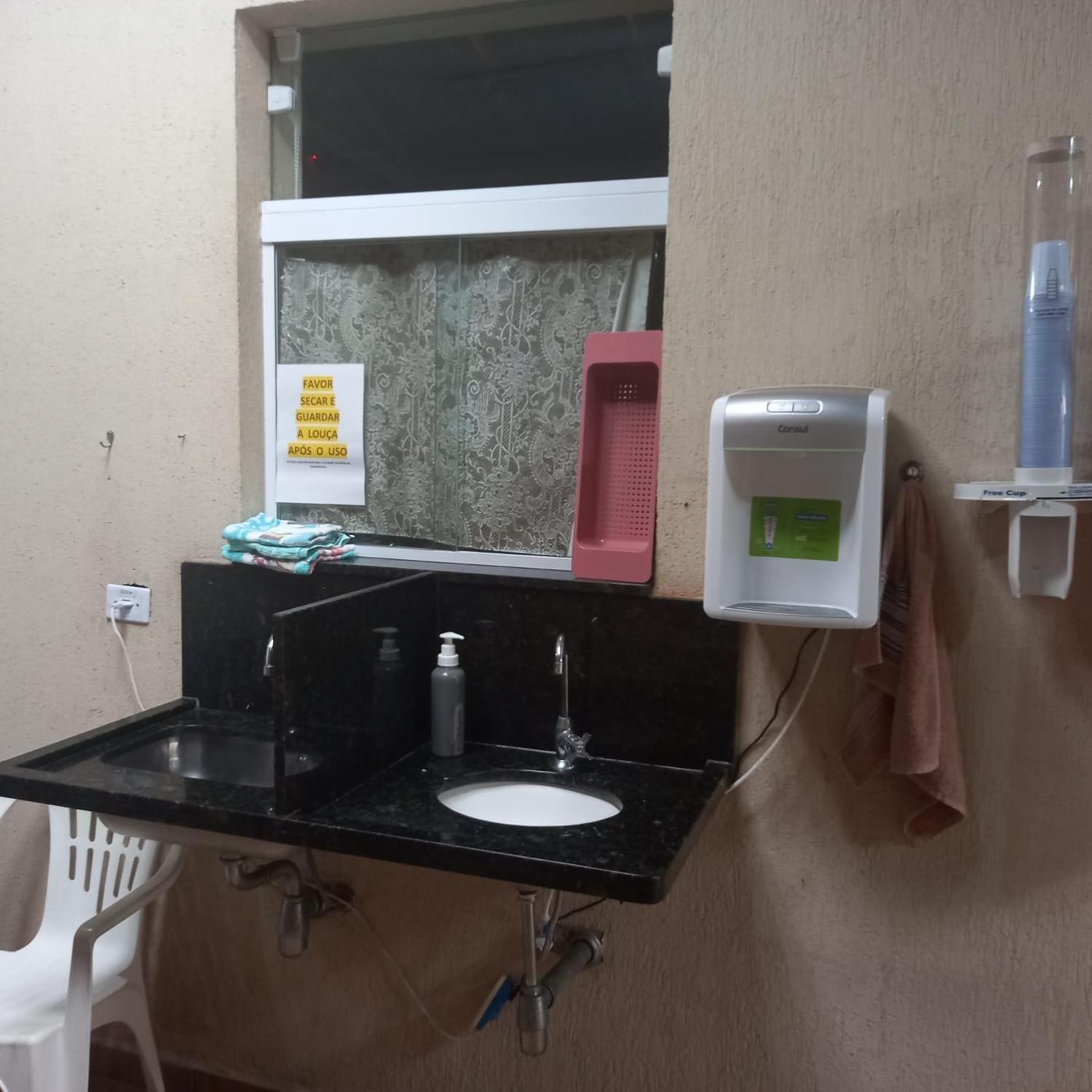 Pousada Parque Suites Estacionamento E Piscina Guarujá Exteriör bild